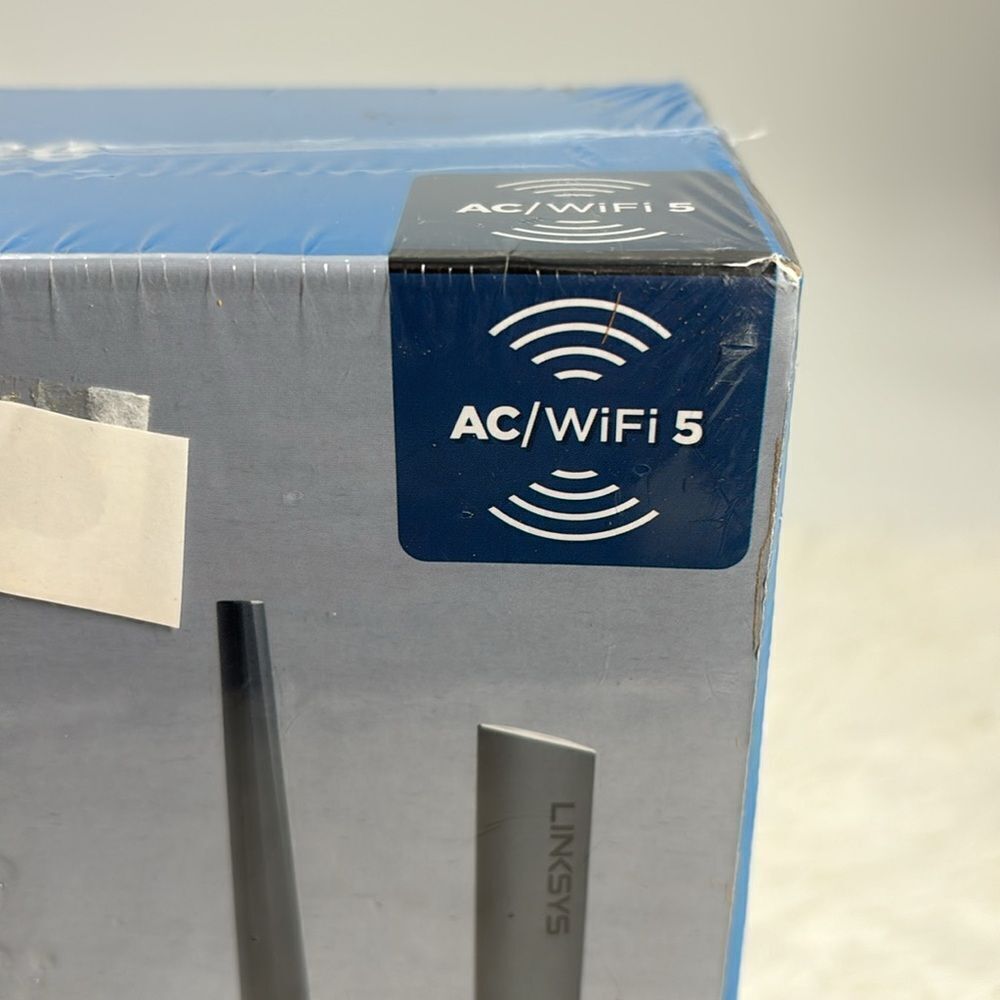 Linksys Router - Picture 3 of 9